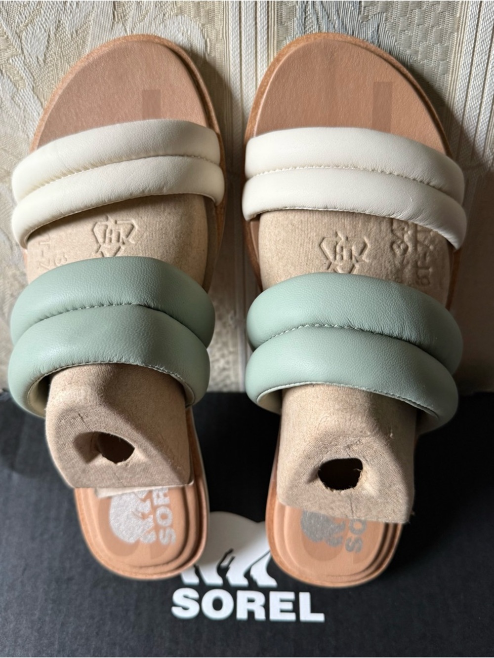 SOREL Ella II Puffed Slide Sandals in Sage Green and White Sz 7